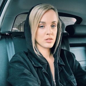 Meet your Posher, Elena